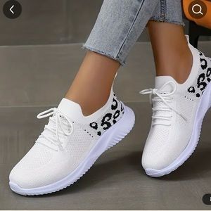 Leopard accent knit sneakers